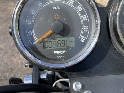 Triumph Bonneville T100, wie neu, Top !