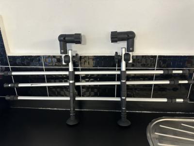 TRIXIE verstellbare Hundesicherung für den Kofferraum - Breite: 96–163 cm Höhe: 34–48 cm