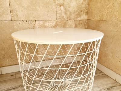 Truhe,  Beistelltisch, Korb aus Metall