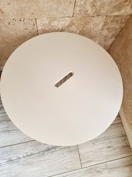 Truhe,  Beistelltisch, Korb aus Metall