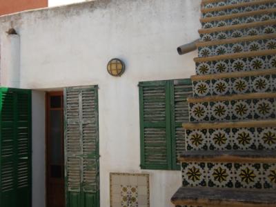 Typisches mallorquinisches Dorfhaus mit Terrassen und Innenhof in Felantix ---- DH 30 VK