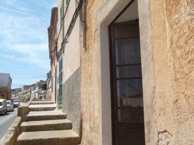 Typisches mallorquinisches Dorfhaus mit Terrassen und Innenhof in Felantix ---- DH 30 VK