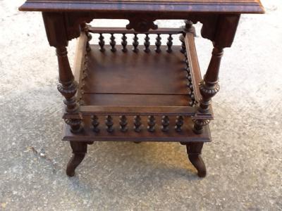 Mesas de más de 100 años