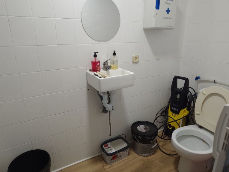 Transfer of luxury car wash on Carrer Joan Alcover in Palma