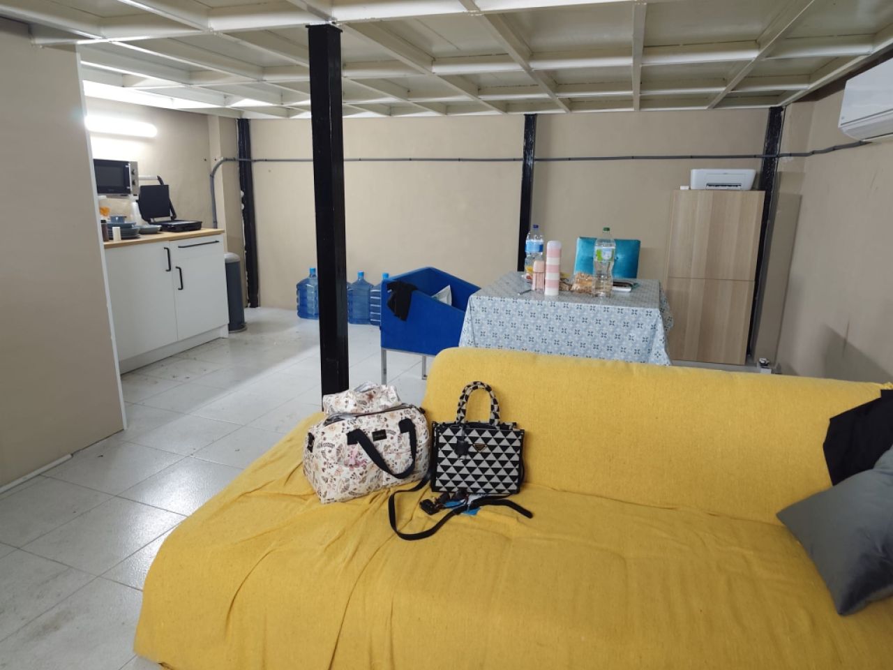 Transfer of luxury car wash on Carrer Joan Alcover in Palma