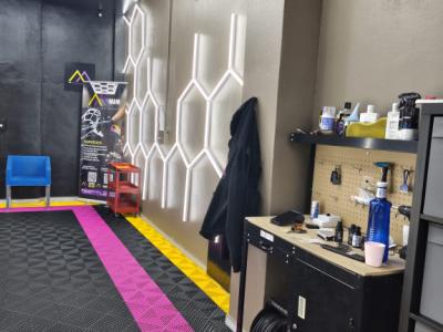 Transfer of luxury car wash on Carrer Joan Alcover in Palma