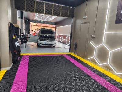 Transfer of luxury car wash on Carrer Joan Alcover in Palma