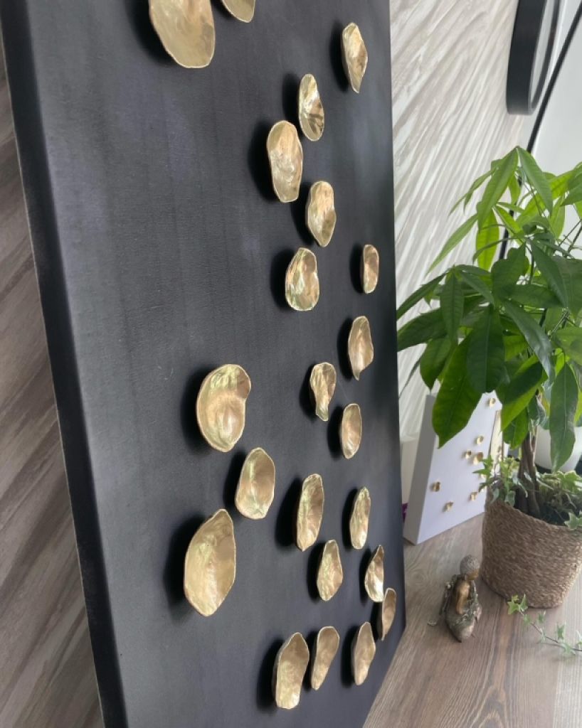 Unique piece in black/gold