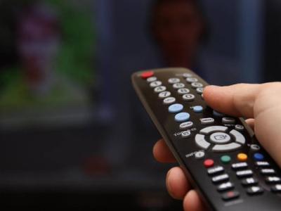 Universalfernbedienung für TV, Satellitenempfänger, Verstärker. und andere Modelle und Marken