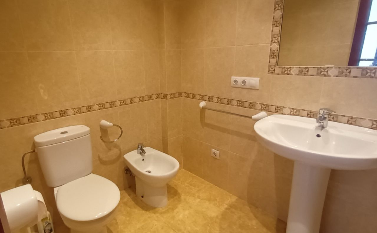 Unmöbliertes, grosses Apartment mit Terrasse und AC in Santanyi --- AP 62