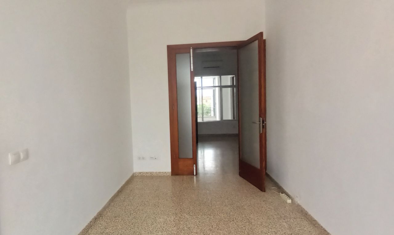 Unmöbliertes, grosses Apartment mit Terrasse und AC in Santanyi --- AP 62