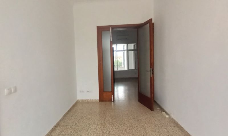 Unmöbliertes, grosses Apartment mit Terrasse und AC in Santanyi --- AP 62