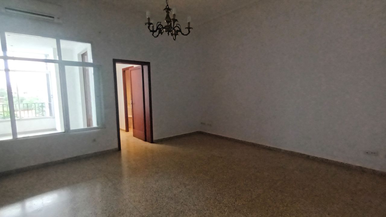 Unmöbliertes, grosses Apartment mit Terrasse und AC in Santanyi --- AP 62