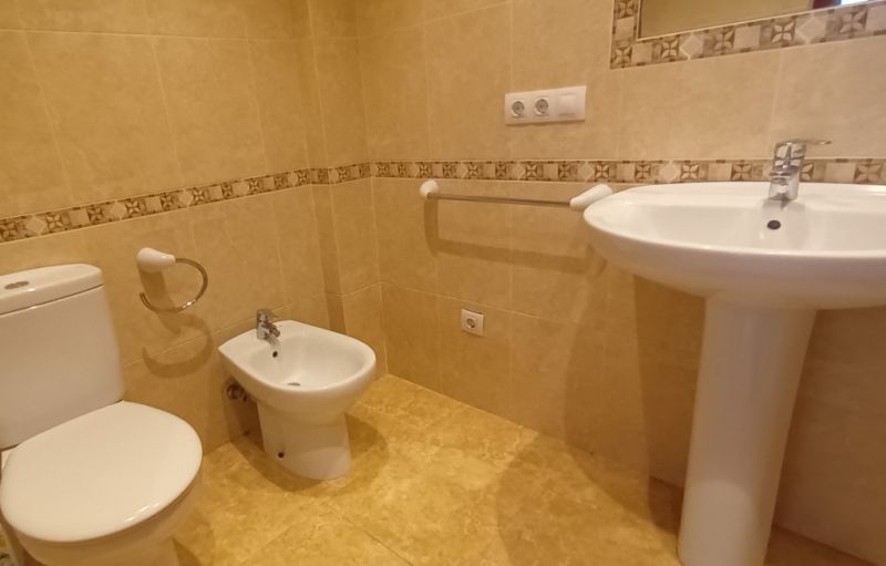 Unmöbliertes, grosses Apartment mit Terrasse und AC in Santanyi --- AP 62