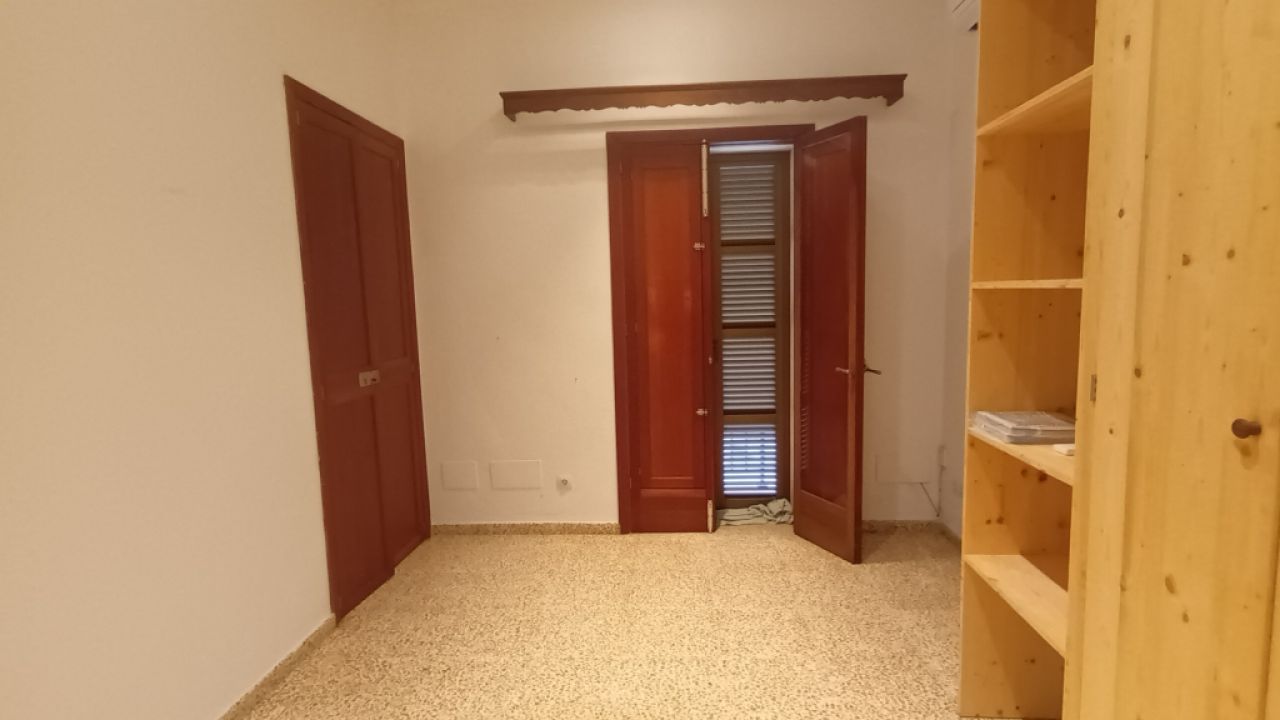 Unmöbliertes, grosses Apartment mit Terrasse und AC in Santanyi --- AP 62