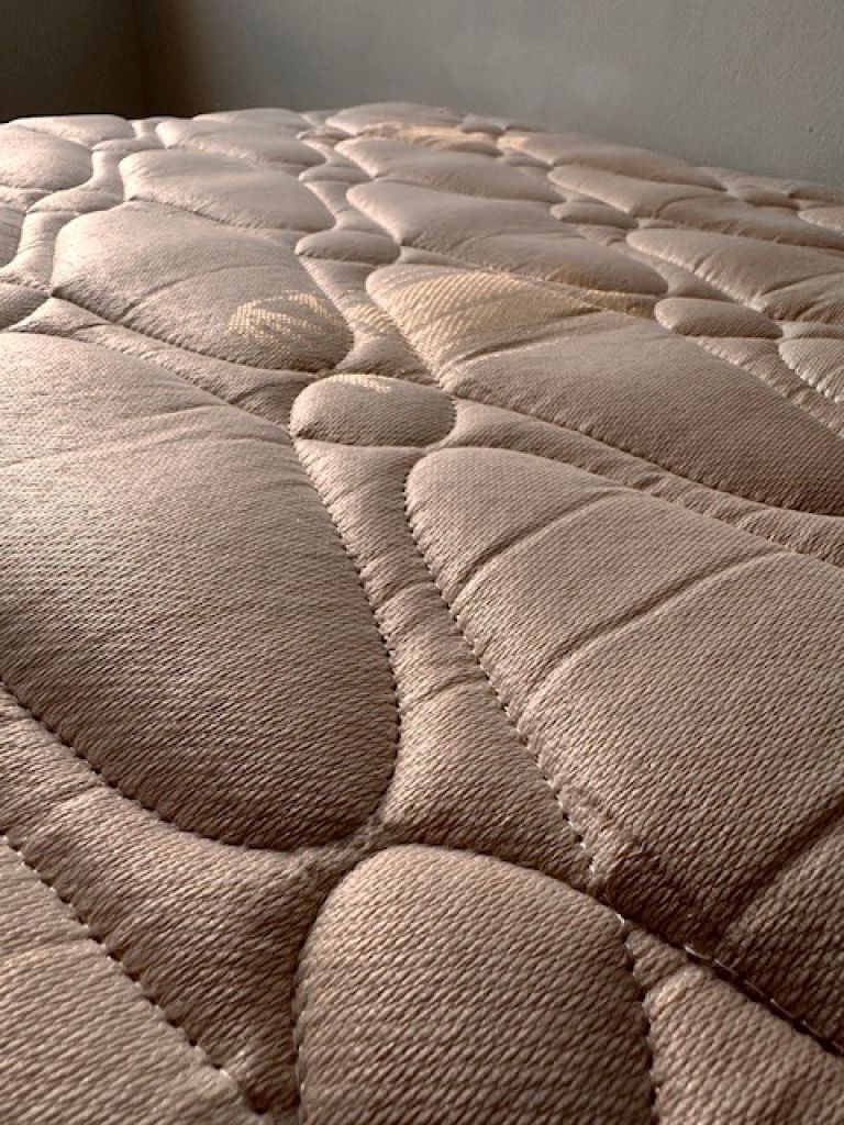 Unterziehbett-Set 2 Matrazen 90 cm x 190 cm – auch als 180x190 cm Doppelbett nutzbar! Fast NEU!