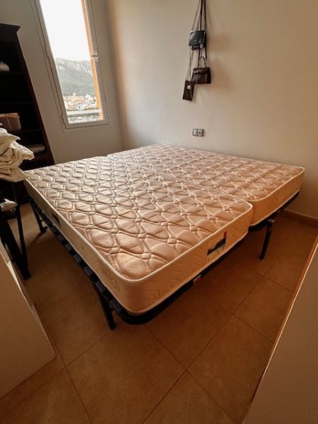 Unterziehbett-Set 2 Matrazen 90 cm x 190 cm – auch als 180x190 cm Doppelbett nutzbar! Fast NEU!