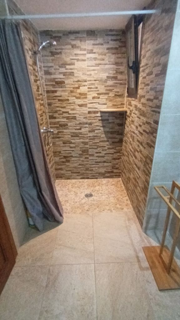 Venta de una casa de pueblo de 2 plantas con garaje y patio en Es LLombards - Santanyi - DH 08 VK