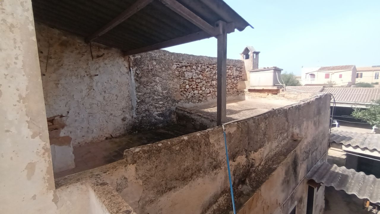 Venta de una casa de pueblo de 2 plantas con garaje y patio en Es LLombards - Santanyi - DH 08 VK