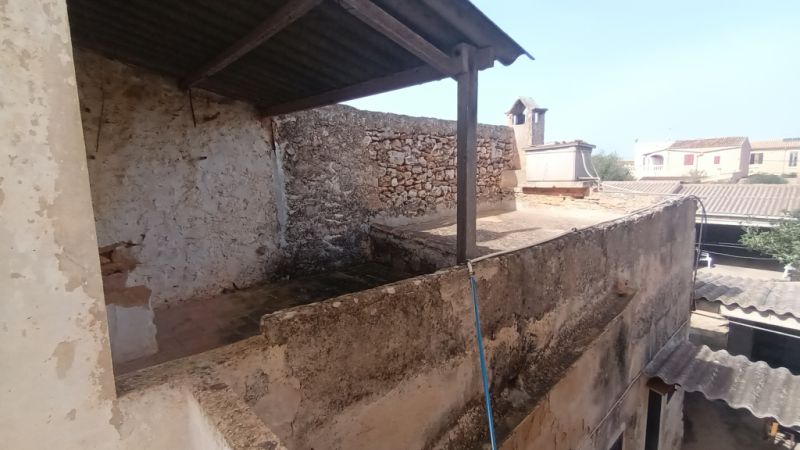 Venta de una casa de pueblo de 2 plantas con garaje y patio en Es LLombards - Santanyi - DH 08 VK