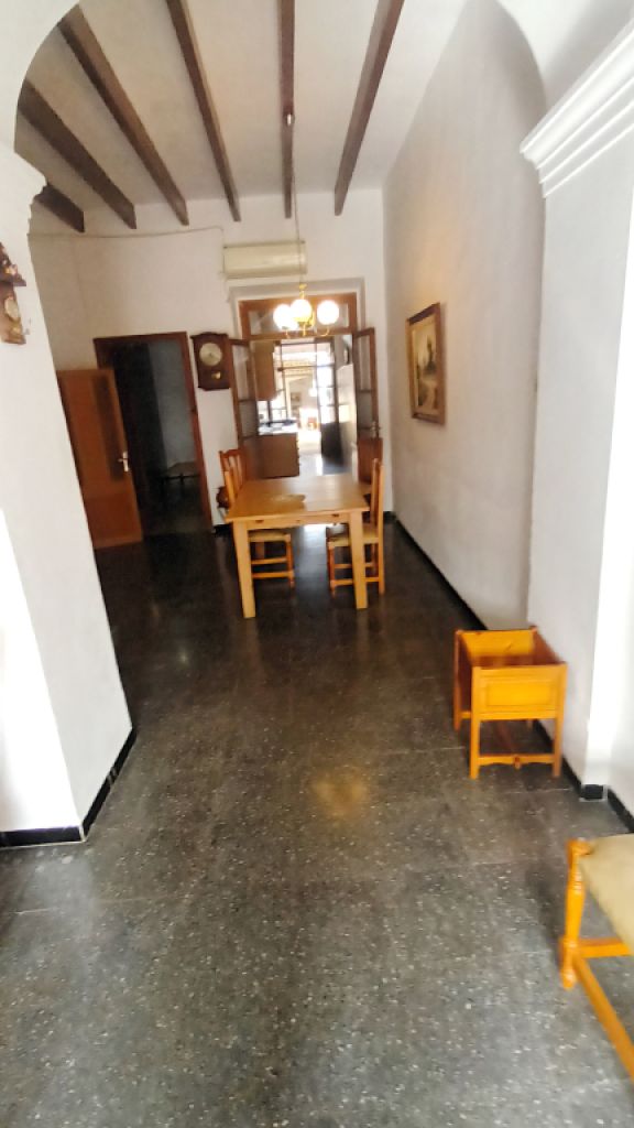 Venta de una casa de pueblo de 2 plantas con garaje y patio en Es LLombards - Santanyi - DH 08 VK