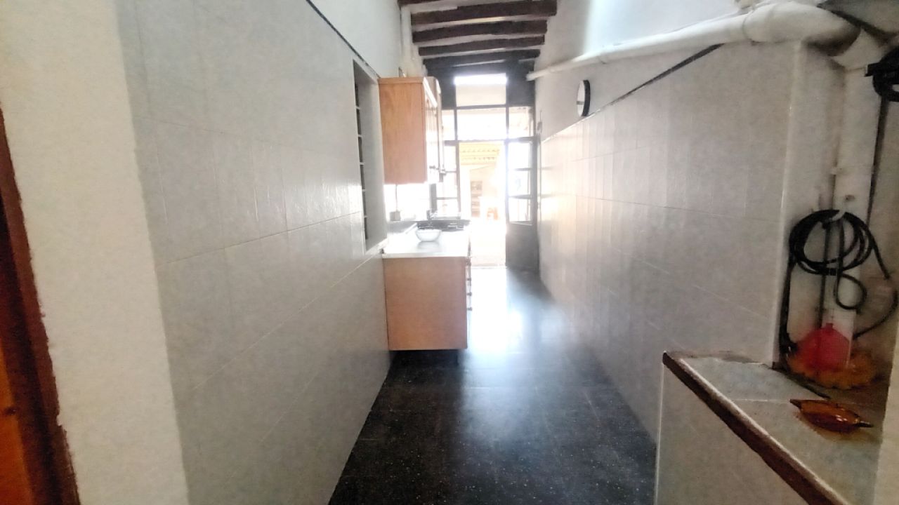 Venta de una casa de pueblo de 2 plantas con garaje y patio en Es LLombards - Santanyi - DH 08 VK