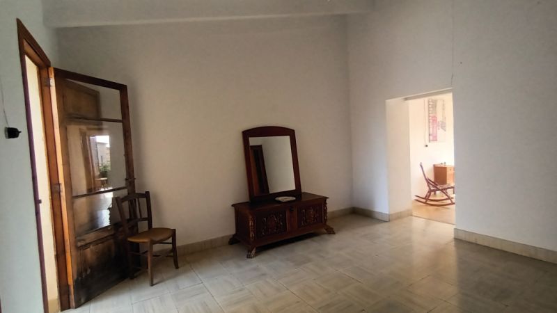 Venta de una casa de pueblo de 2 plantas con garaje y patio en Es LLombards - Santanyi - DH 08 VK