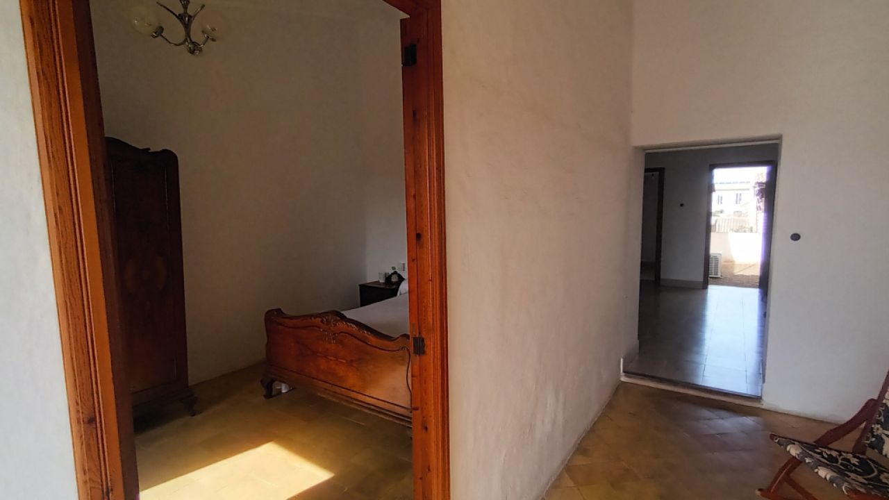 Venta de una casa de pueblo de 2 plantas con garaje y patio en Es LLombards - Santanyi - DH 08 VK