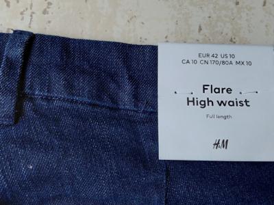 Verkaufe dunkelblaue Flare-Jeans neu h&m Größe 42