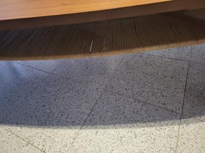 Selling a very nice living room table