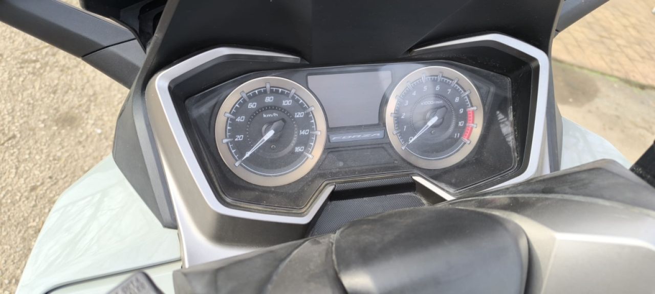 Selling Honda Forza 350
