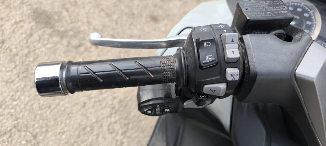 Selling Honda Forza 350