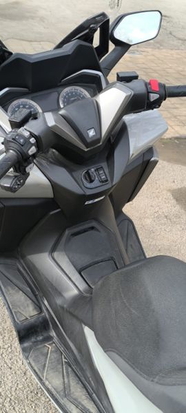 Selling Honda Forza 350