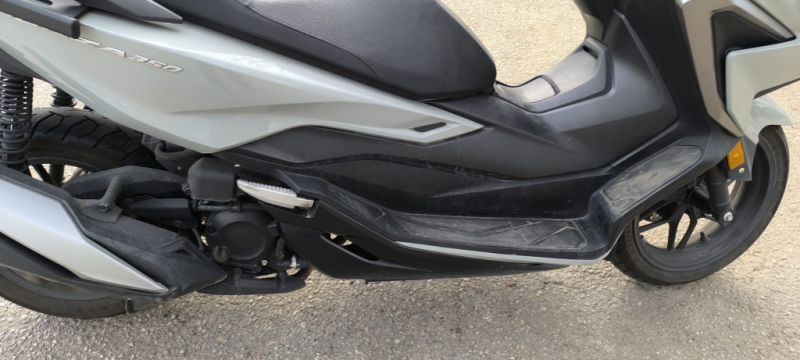 Selling Honda Forza 350
