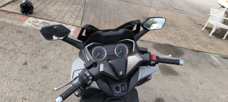 Selling Honda Forza 350