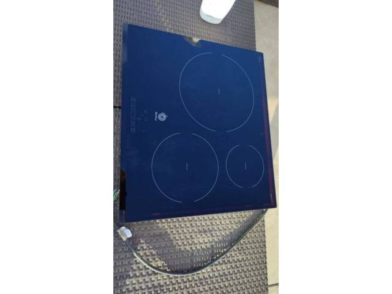 Selling induction cooktop