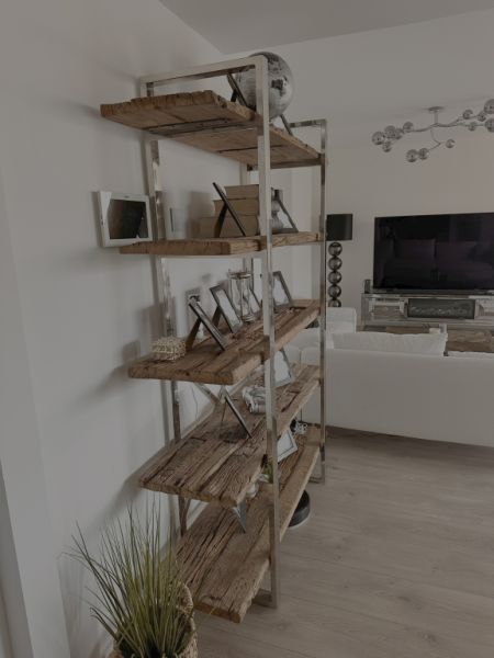 Verkaufe mein hochwertiges Designer-Regal im modernen Industrial Stil.