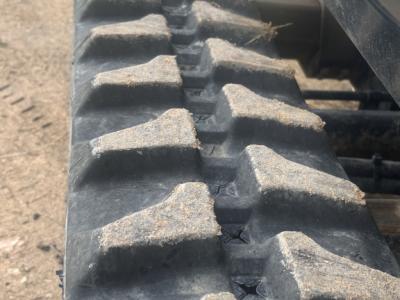 Vendo excavadora casi nueva con 82 horas y muchos accesorios