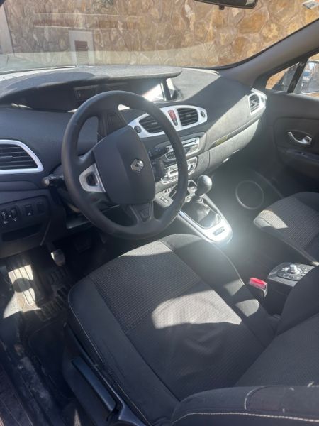 Selling Renault Scenic Grand