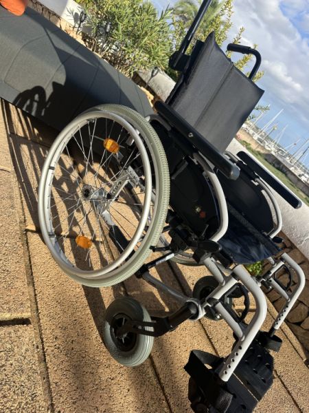 Verkaufe Rollstuhl Pyro Light Optima XL – fast neu
