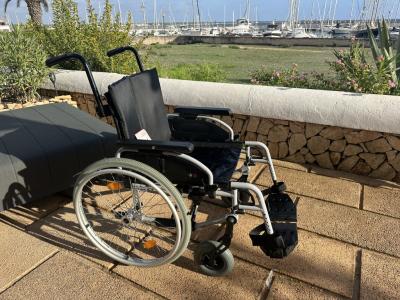 Verkaufe Rollstuhl Pyro Light Optima XL – fast neu