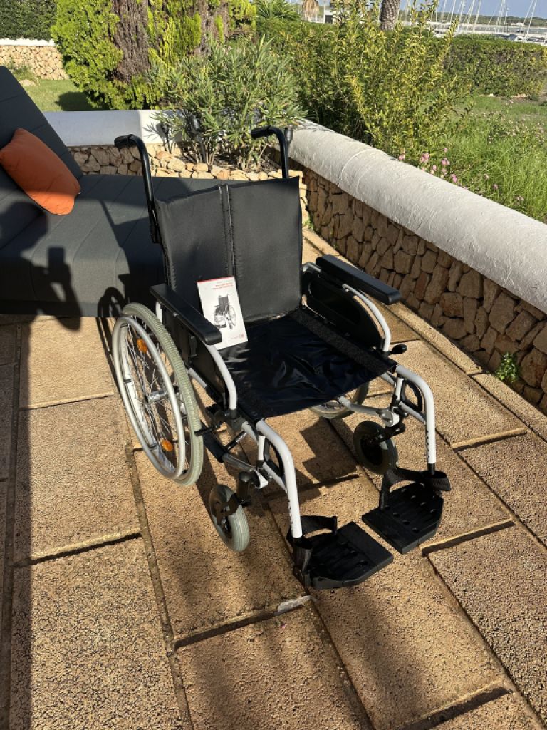 Verkaufe Rollstuhl Pyro Light Optima XL – fast neu