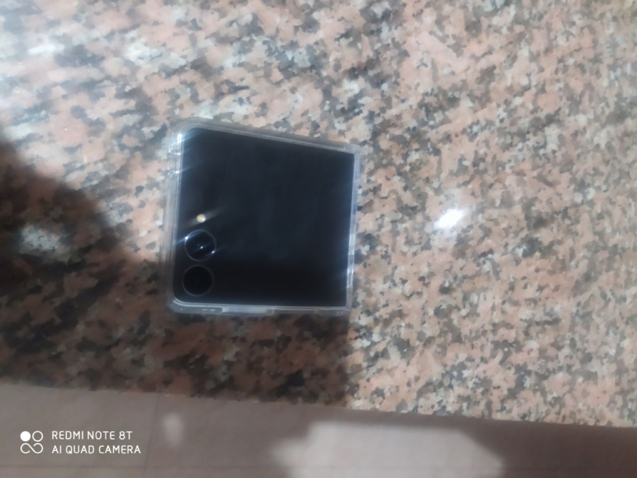 Vendo SAMSUNG Z FLIP 7 (1 Mes de uso) Sin detalles