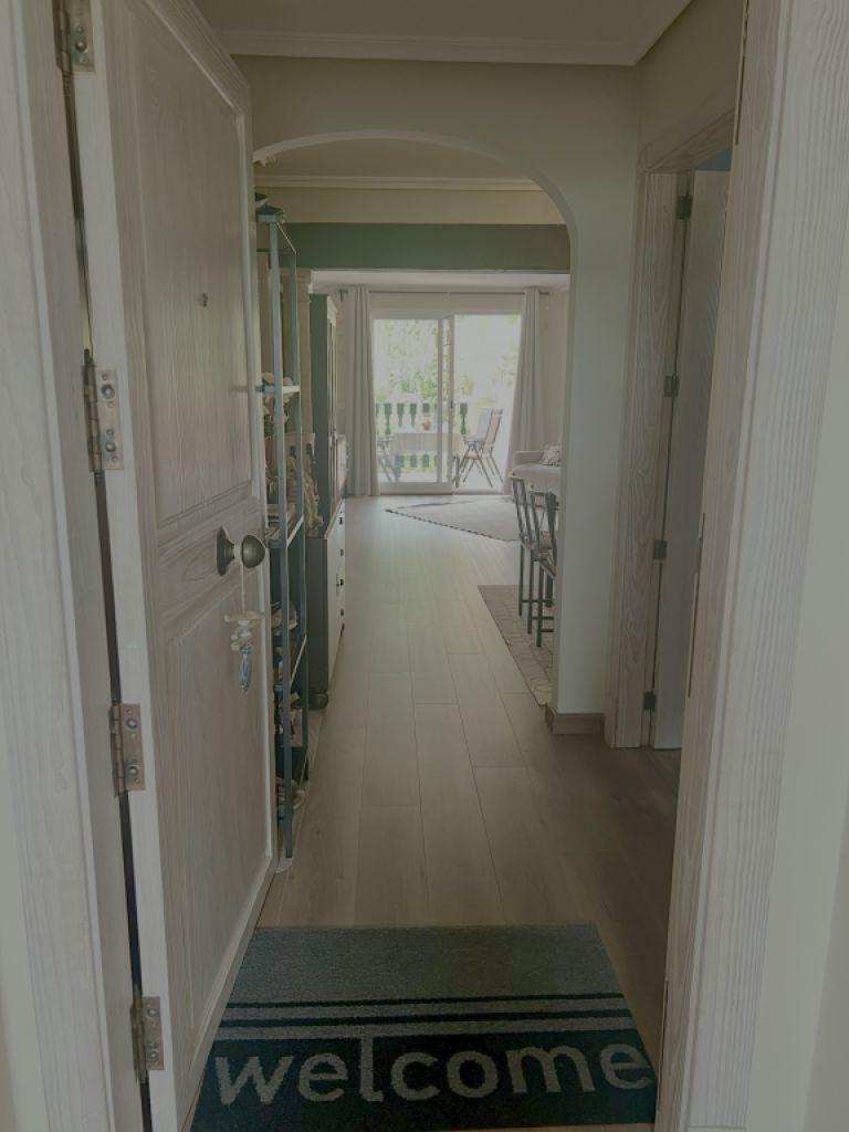 Selling a very well-maintained apartment in Santa Ponsa with two bedrooms and two bathrooms