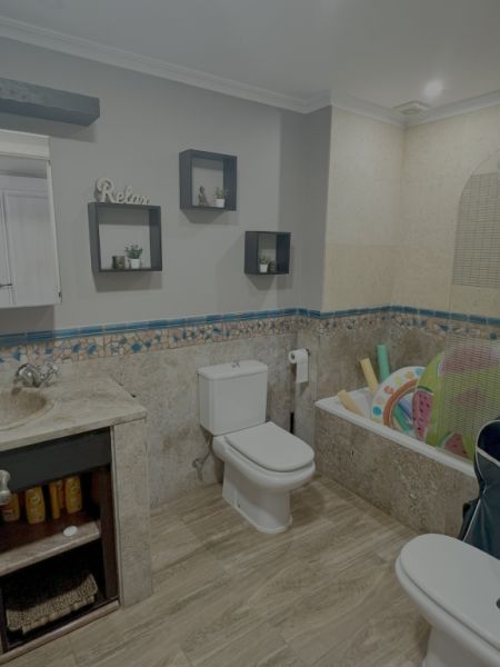 Selling a very well-maintained apartment in Santa Ponsa with two bedrooms and two bathrooms