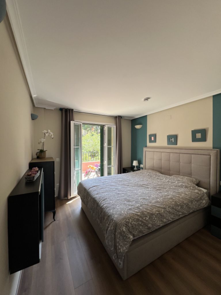 Selling a very well-maintained apartment in Santa Ponsa with two bedrooms and two bathrooms