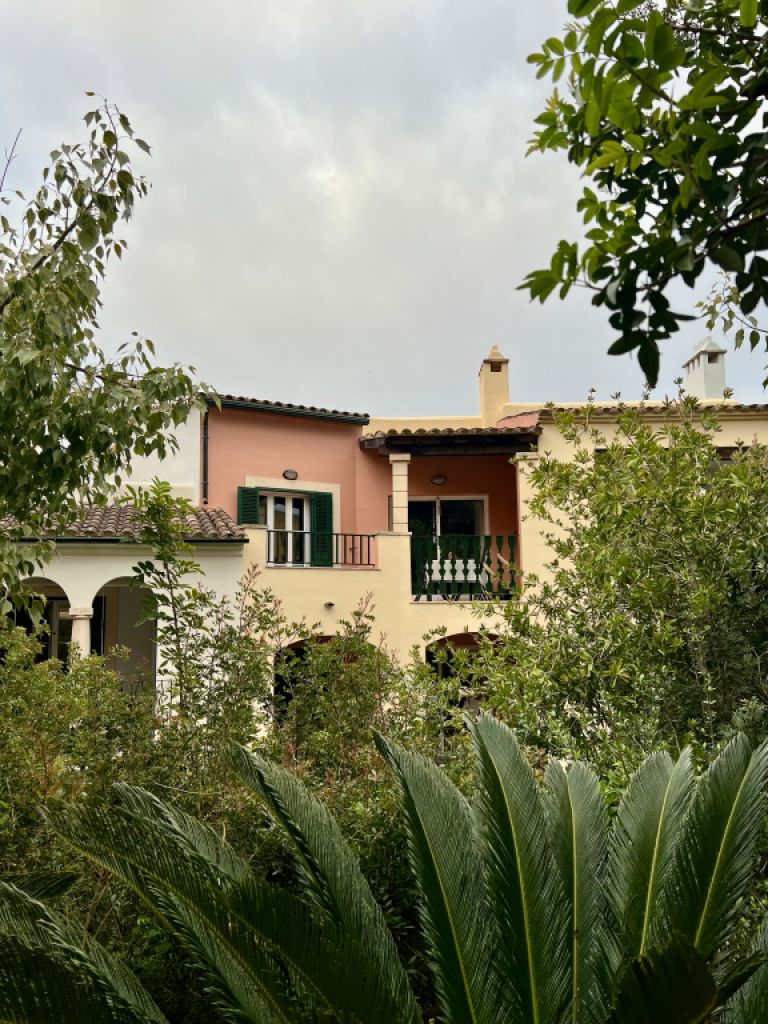 Selling a very well-maintained apartment in Santa Ponsa with two bedrooms and two bathrooms