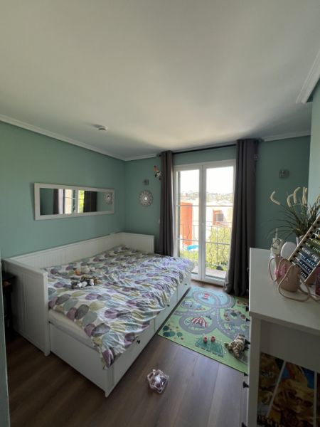 Selling a very well-maintained apartment in Santa Ponsa with two bedrooms and two bathrooms