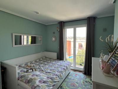 Selling a very well-maintained apartment in Santa Ponsa with two bedrooms and two bathrooms