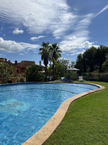 Selling a very well-maintained apartment in Santa Ponsa with two bedrooms and two bathrooms